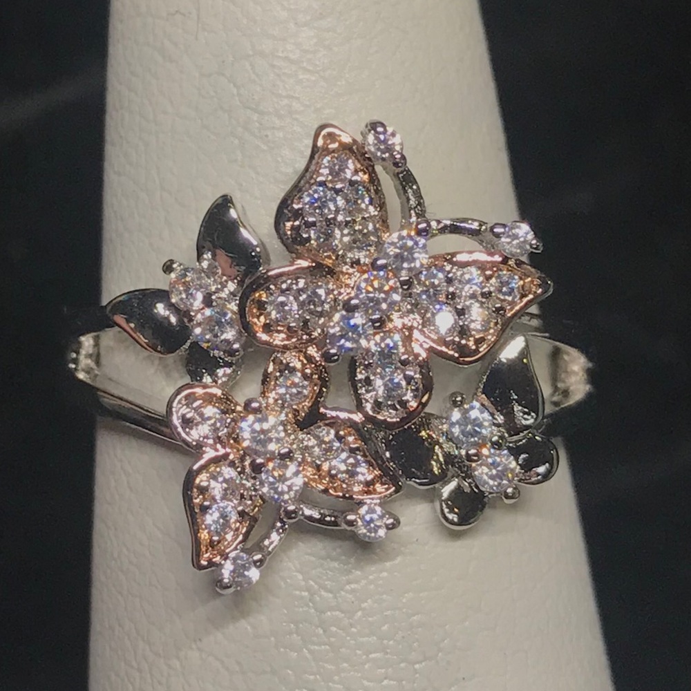 **SOLD** Size 7.5, Butterfly 🦋 💎 “Diamond” Ring